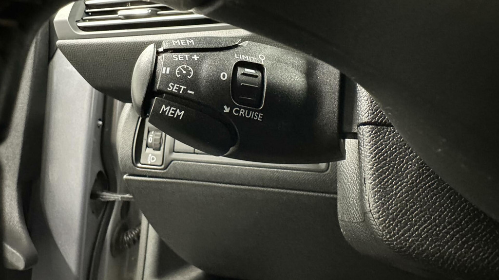 Peugeot 308 (H229BP) met abonnement