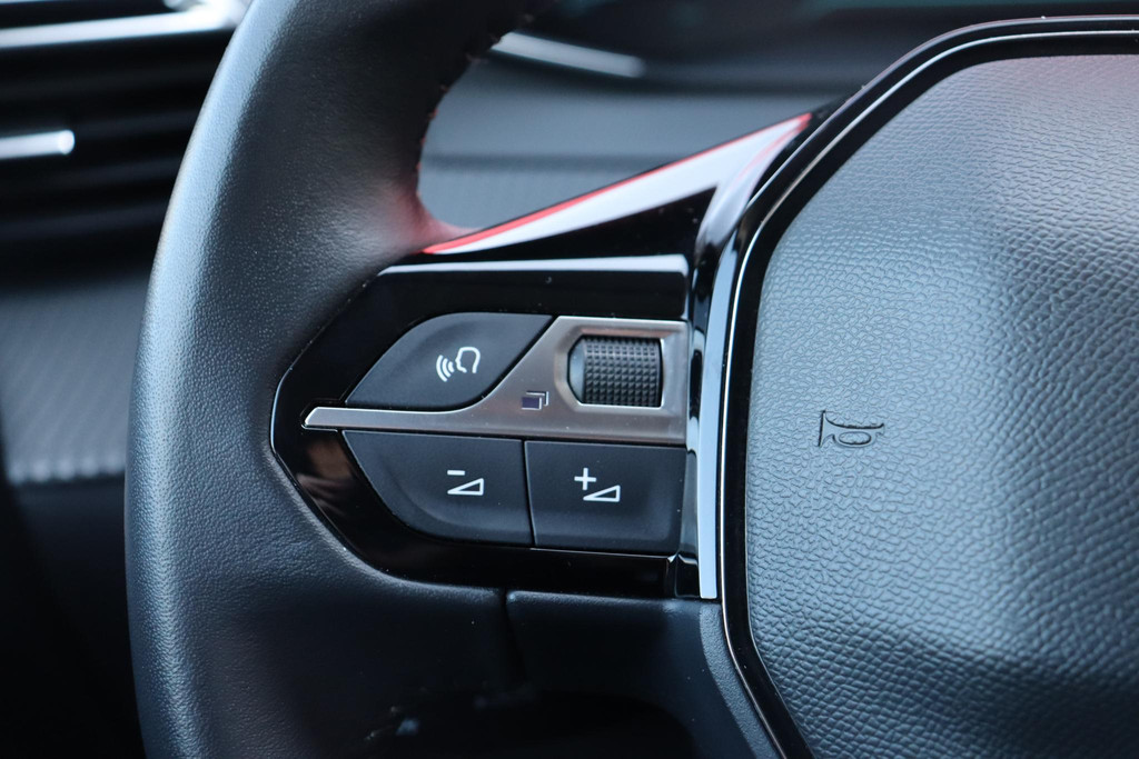 Peugeot e-208 (HKP28D) met abonnement