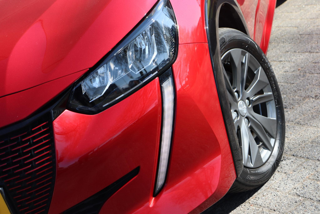 Peugeot e-208 (HKP28D) met abonnement