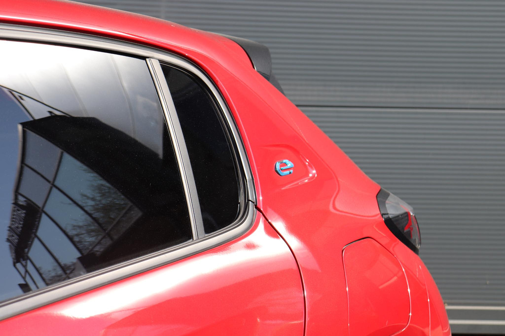 Peugeot e-208 (HKP28D) met abonnement