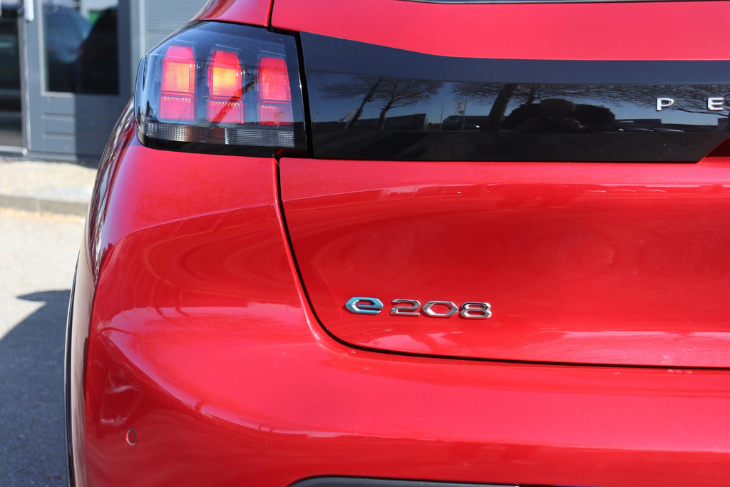 Peugeot e-208 (HKP28D) met abonnement