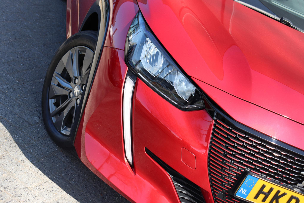 Peugeot e-208 (HKP28D) met abonnement