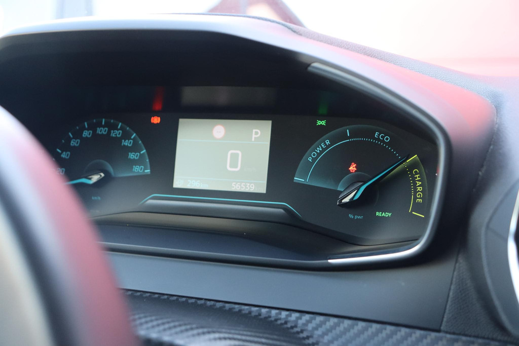 Peugeot e-208 (HKP28D) met abonnement