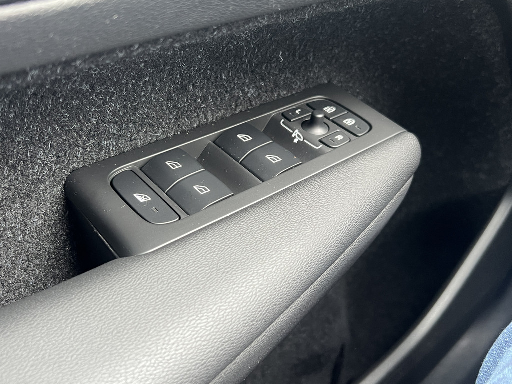 Volvo XC40 (H058VL) met abonnement