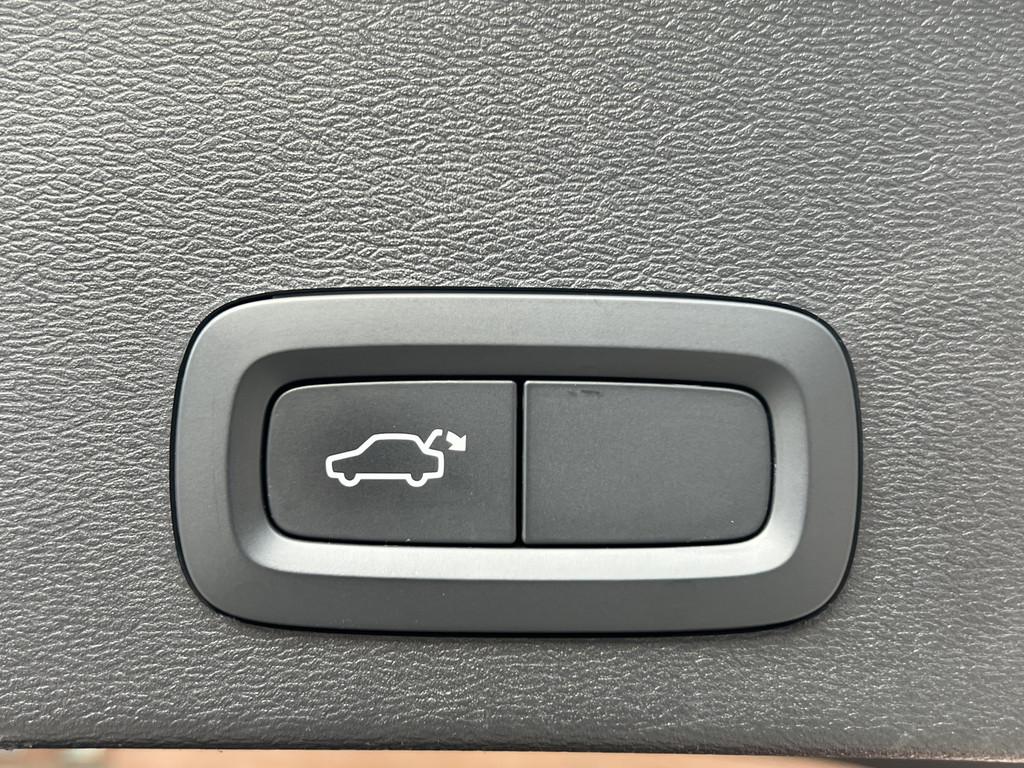 Volvo XC40 (H058VL) met abonnement