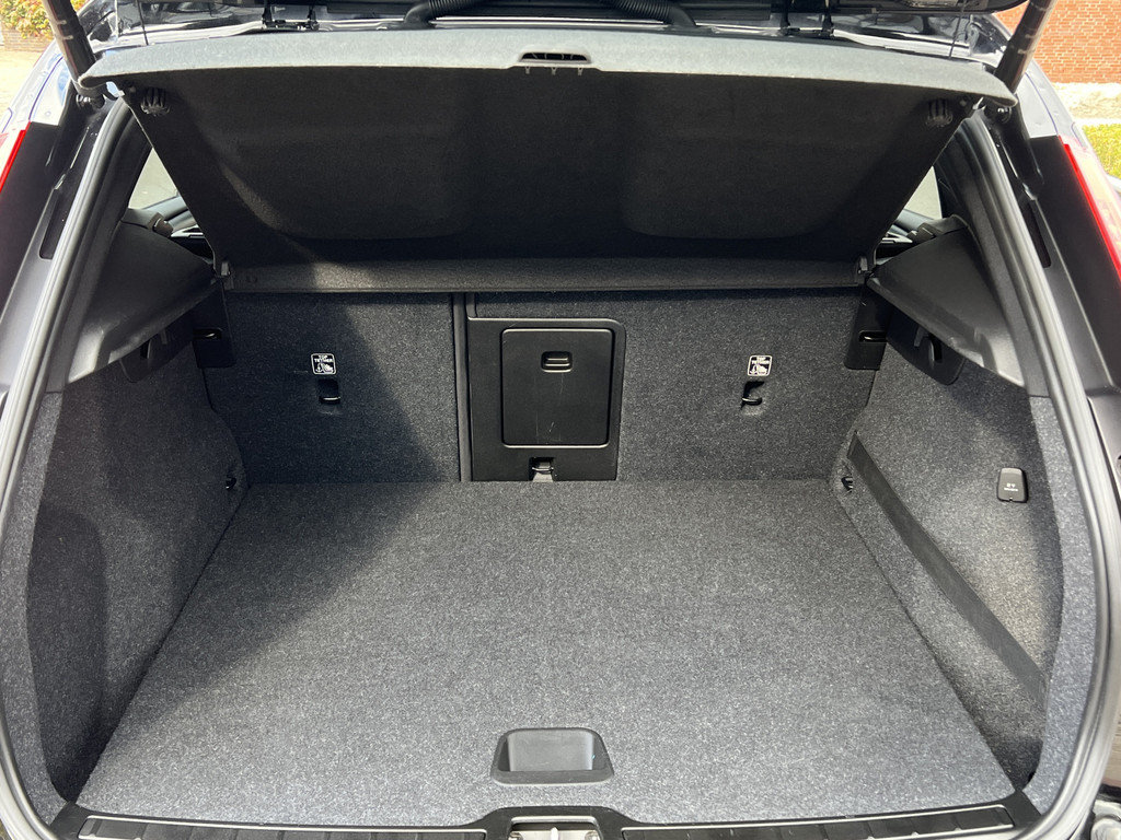 Volvo XC40 (H058VL) met abonnement