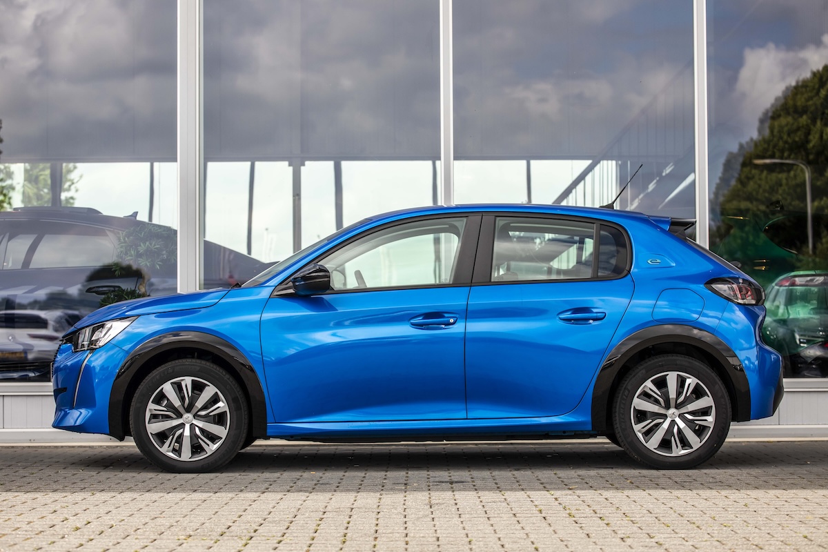 Peugeot e-208 (R026PG) met abonnement