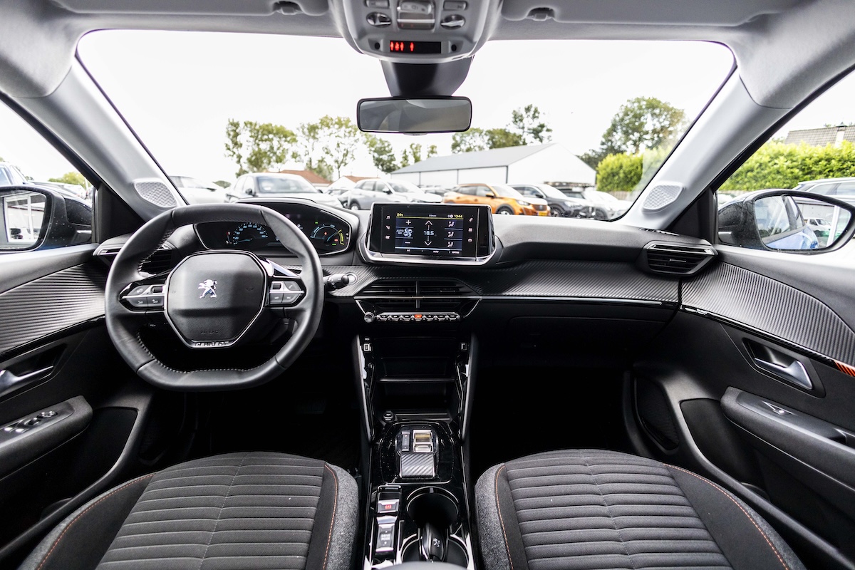 Peugeot e-208 (R026PG) met abonnement