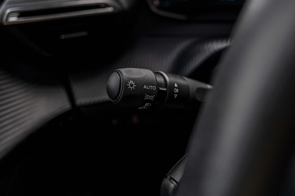 Peugeot e-208 (R026PG) met abonnement