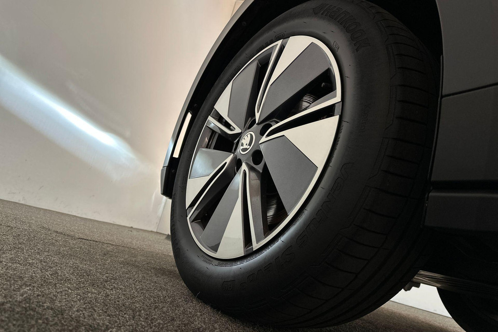ŠKODA ENYAQ iV (P667XX) met abonnement