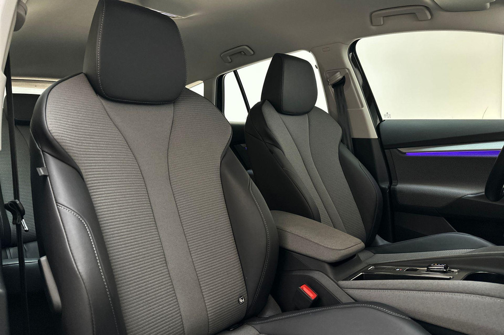 ŠKODA ENYAQ iV (P667XX) met abonnement