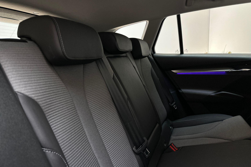 ŠKODA ENYAQ iV (P667XX) met abonnement