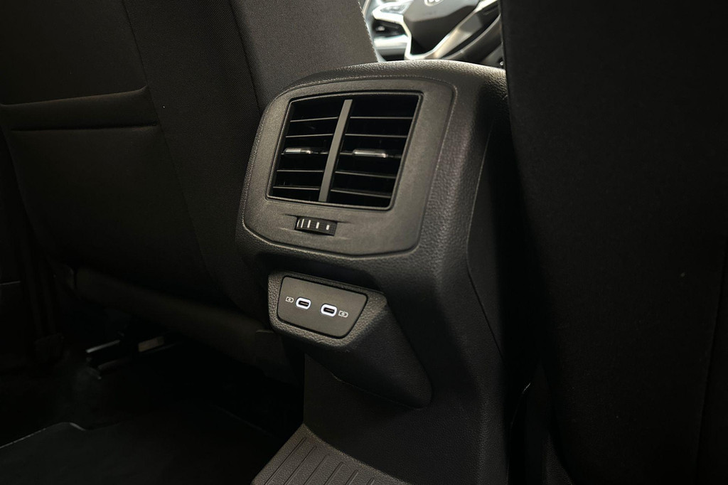 Volkswagen T-Roc (T114RD) met abonnement