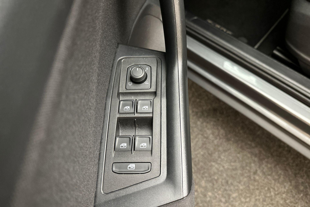 Volkswagen T-Roc (T114RD) met abonnement