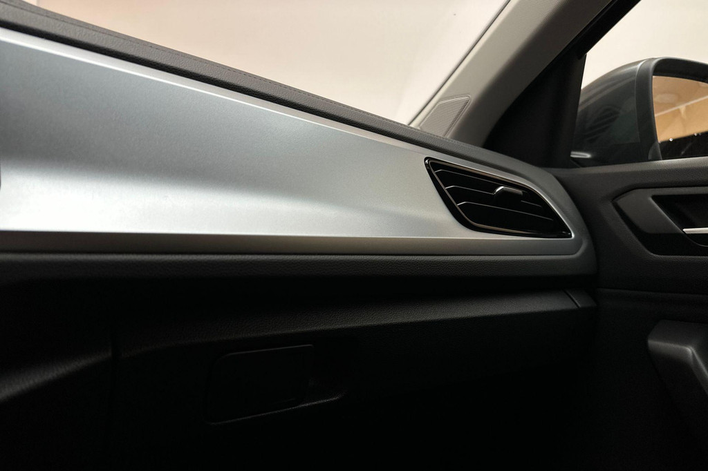 Volkswagen T-Roc (T114RD) met abonnement