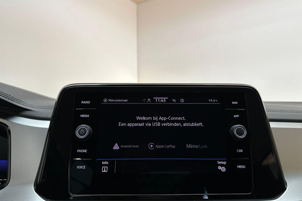 Volkswagen T-Roc (T114RD) met abonnement