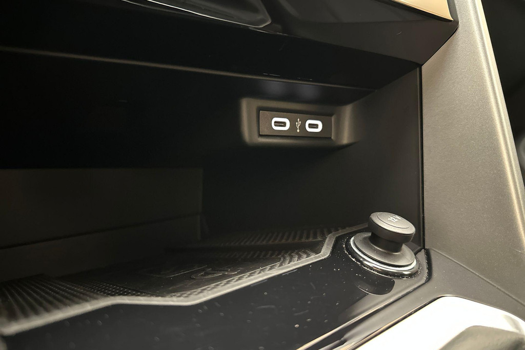 Volkswagen T-Roc (T114RD) met abonnement