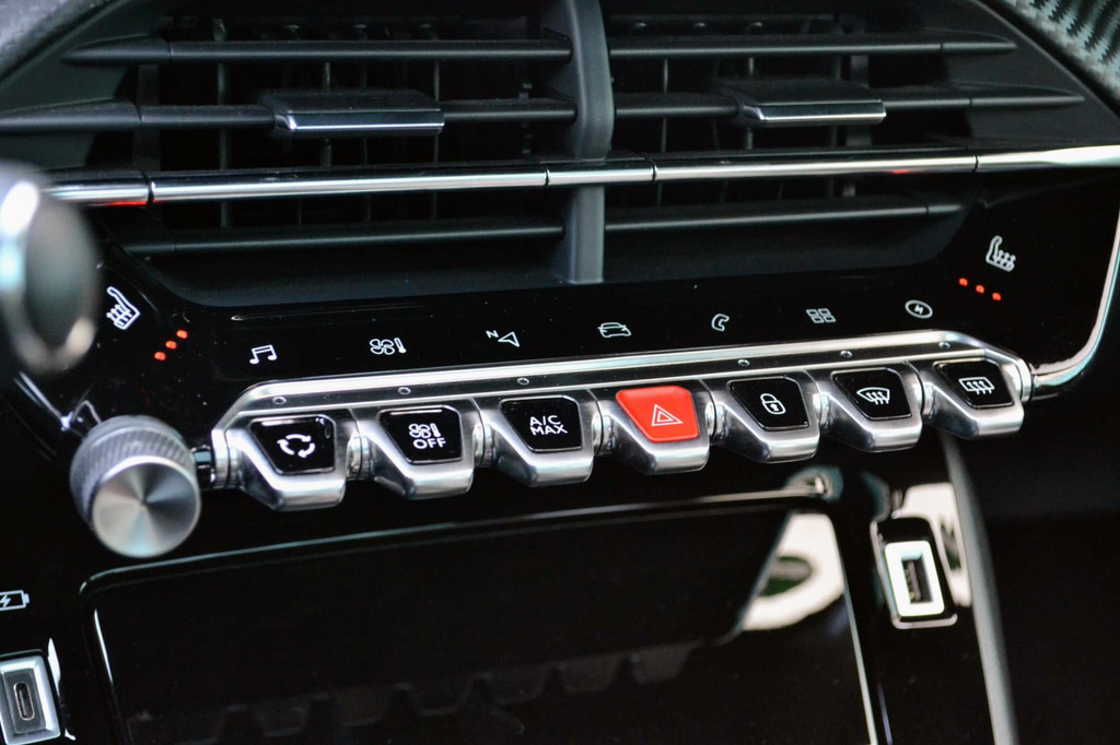 Peugeot e-208 (J651KJ) met abonnement