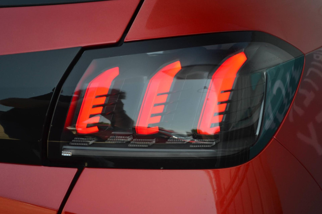 Peugeot e-208 (J651KJ) met abonnement