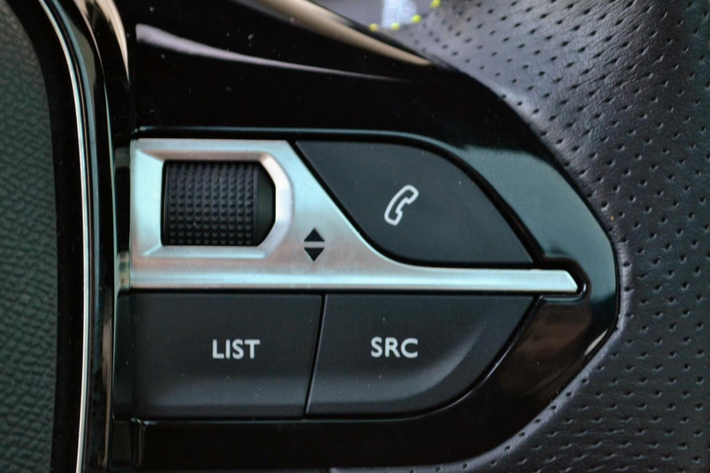 Peugeot e-208 (J651KJ) met abonnement