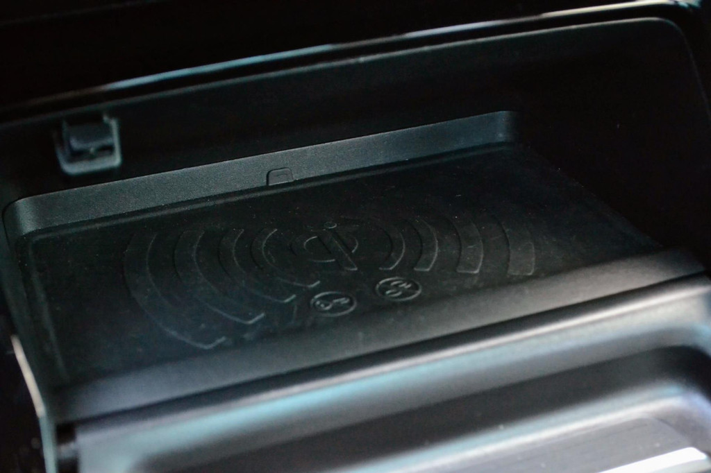 Peugeot e-208 (J651KJ) met abonnement