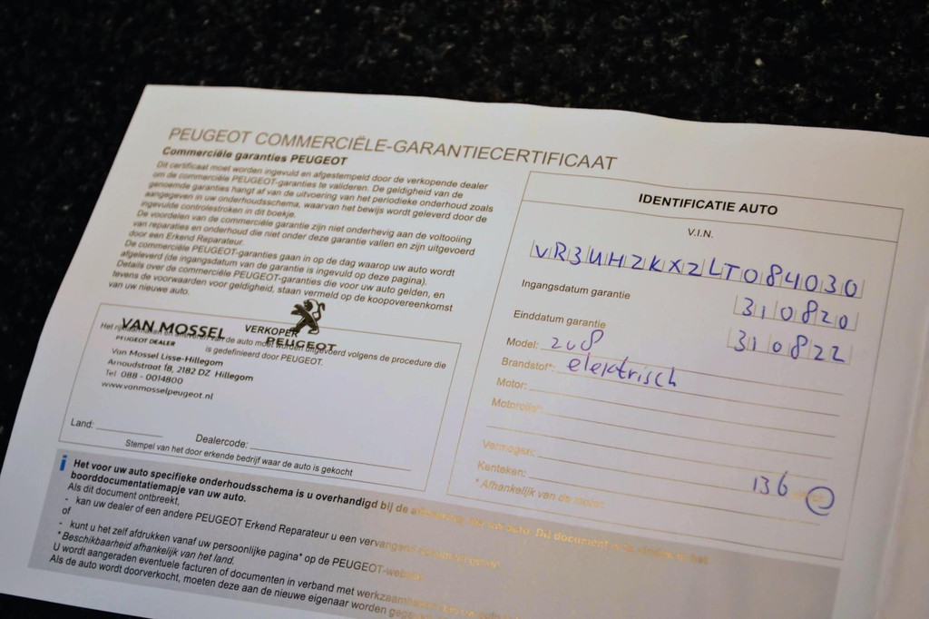 Peugeot e-208 (J651KJ) met abonnement