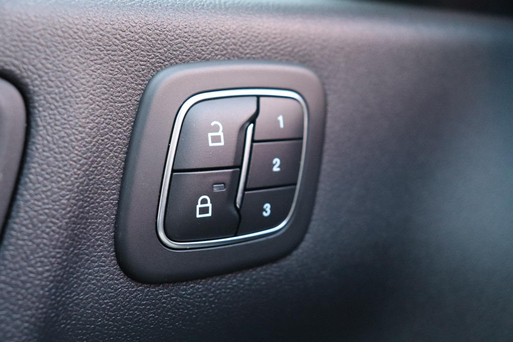 Ford Kuga (HXH49J) met abonnement