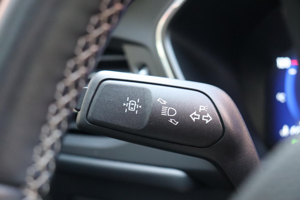 Ford Kuga (HXH49J) met abonnement