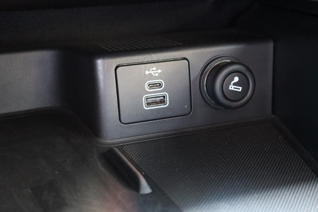 Ford Kuga (HXH49J) met abonnement