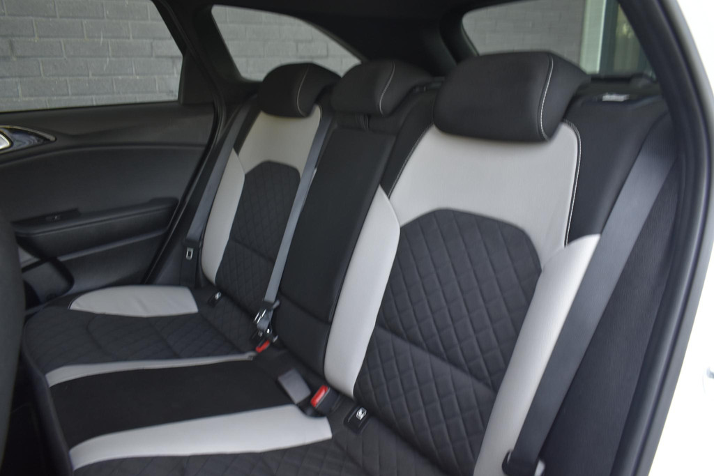 Kia Ceed Sportswagon (L665TR) met abonnement