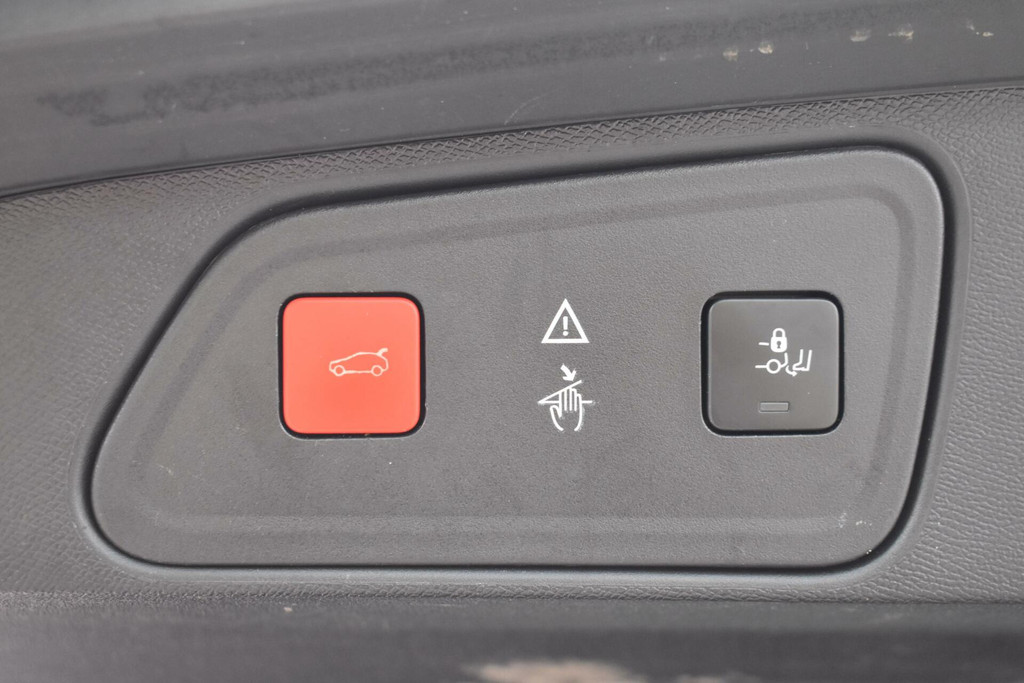 Peugeot 3008 (G670NG) met abonnement