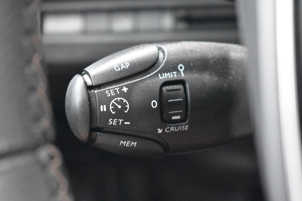 Peugeot 3008 (G670NG) met abonnement