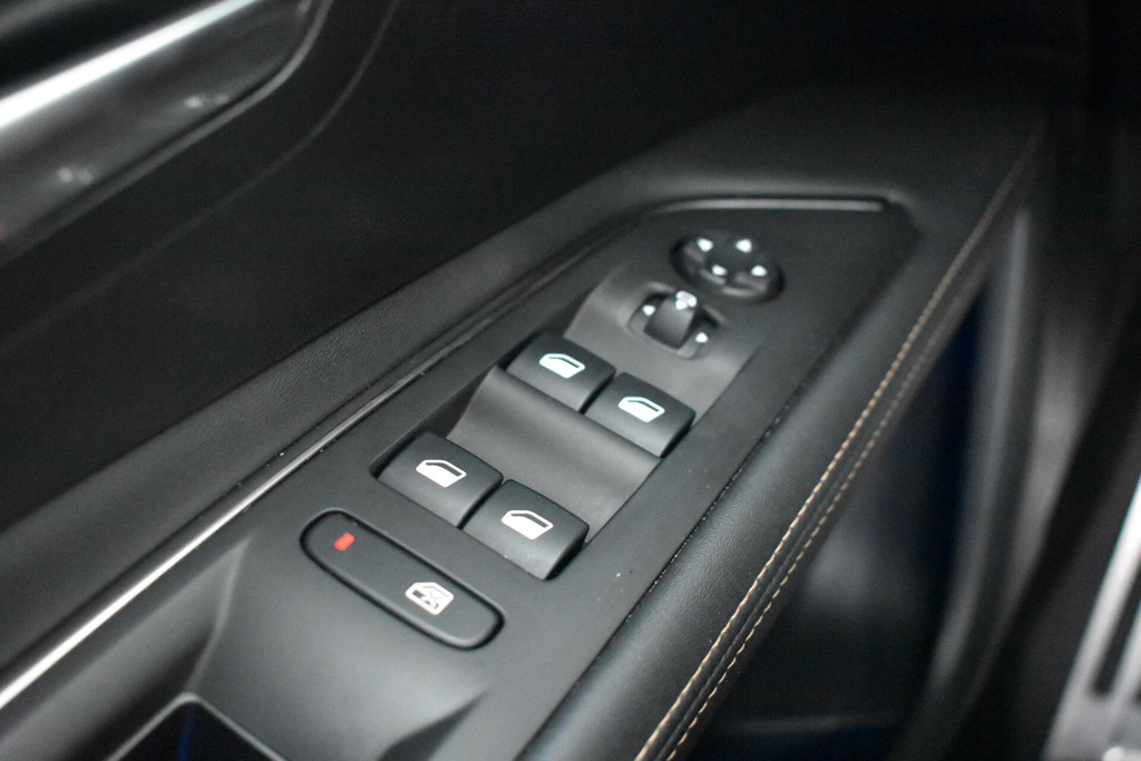 Peugeot 3008 (G670NG) met abonnement