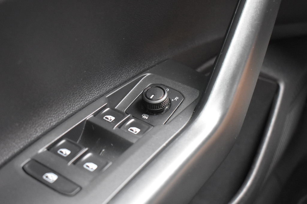 Volkswagen Polo (L261RR) met abonnement