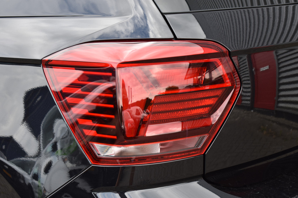 Volkswagen Polo (L261RR) met abonnement