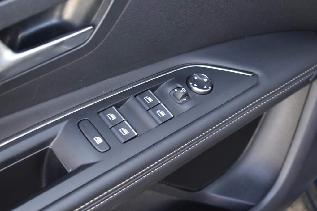 Peugeot 3008 (S355TL) met abonnement