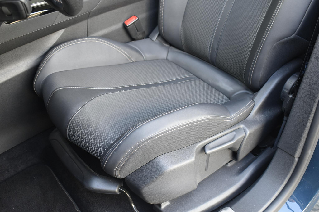 Peugeot 3008 (S355TL) met abonnement