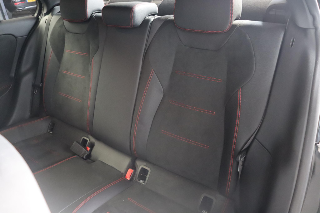 Mercedes-Benz A-Klasse (J899FL) met abonnement