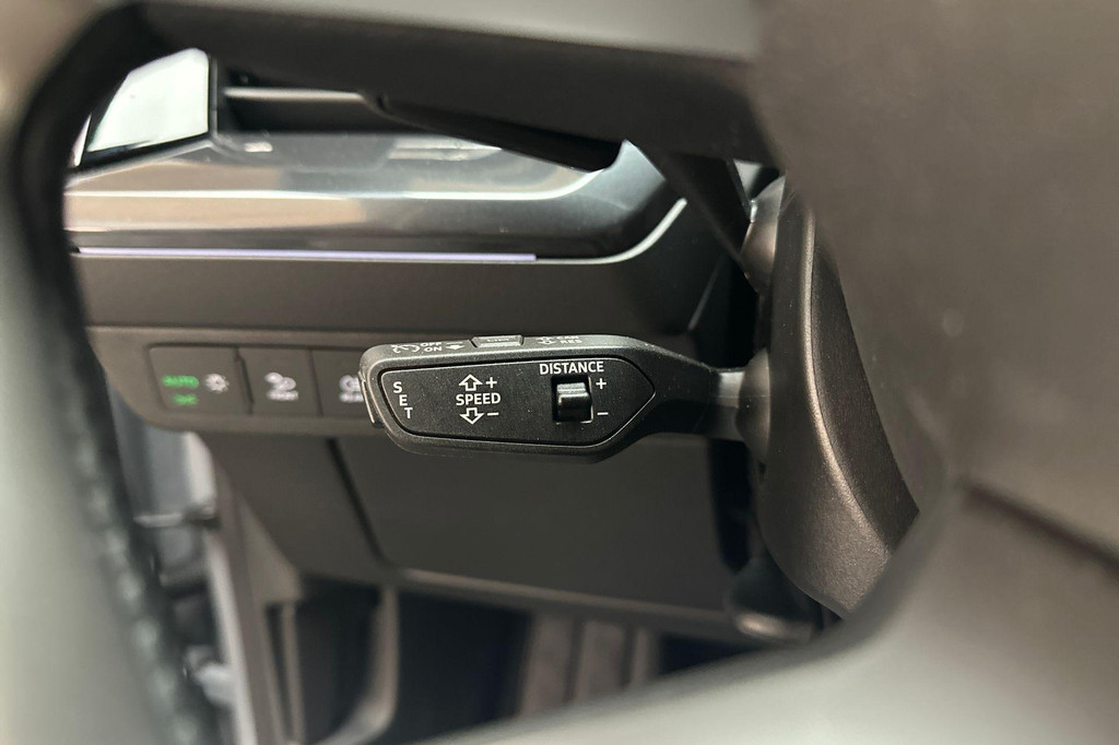 Audi Q4 e-tron (R444ZK) met abonnement