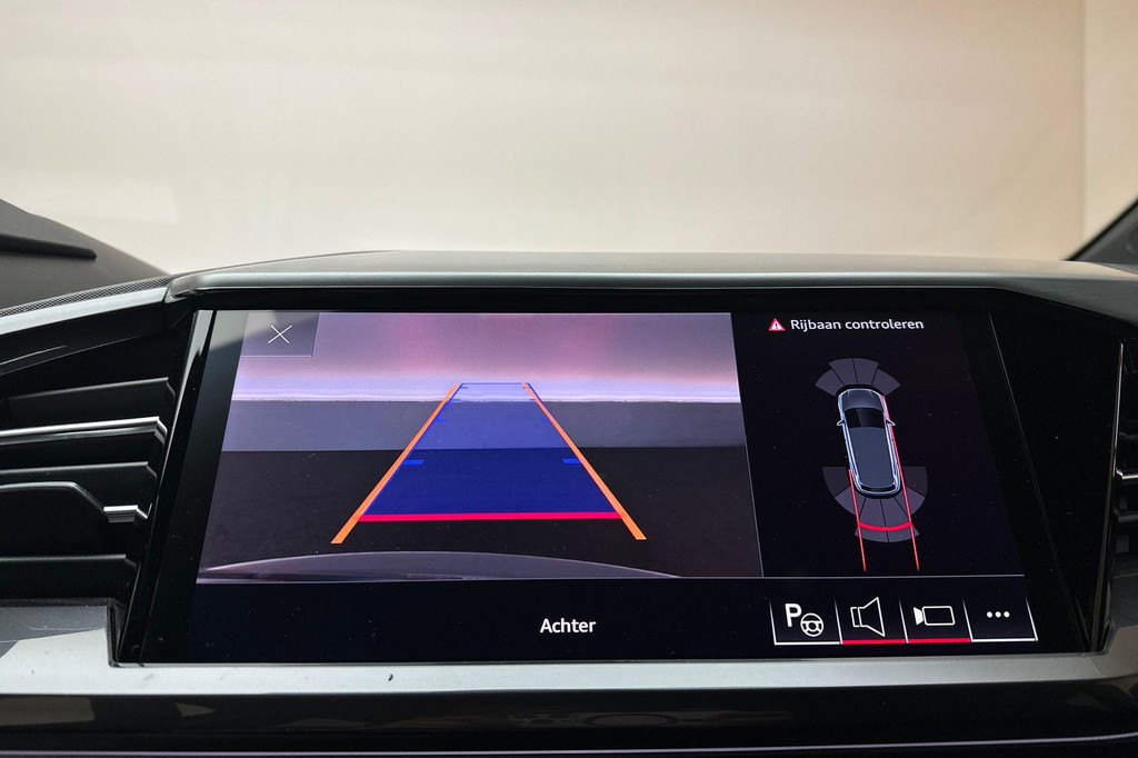 Audi Q4 e-tron (R444ZK) met abonnement