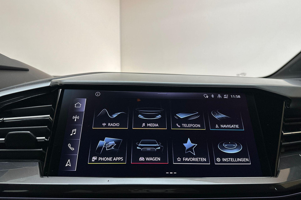 Audi Q4 e-tron (R444ZK) met abonnement