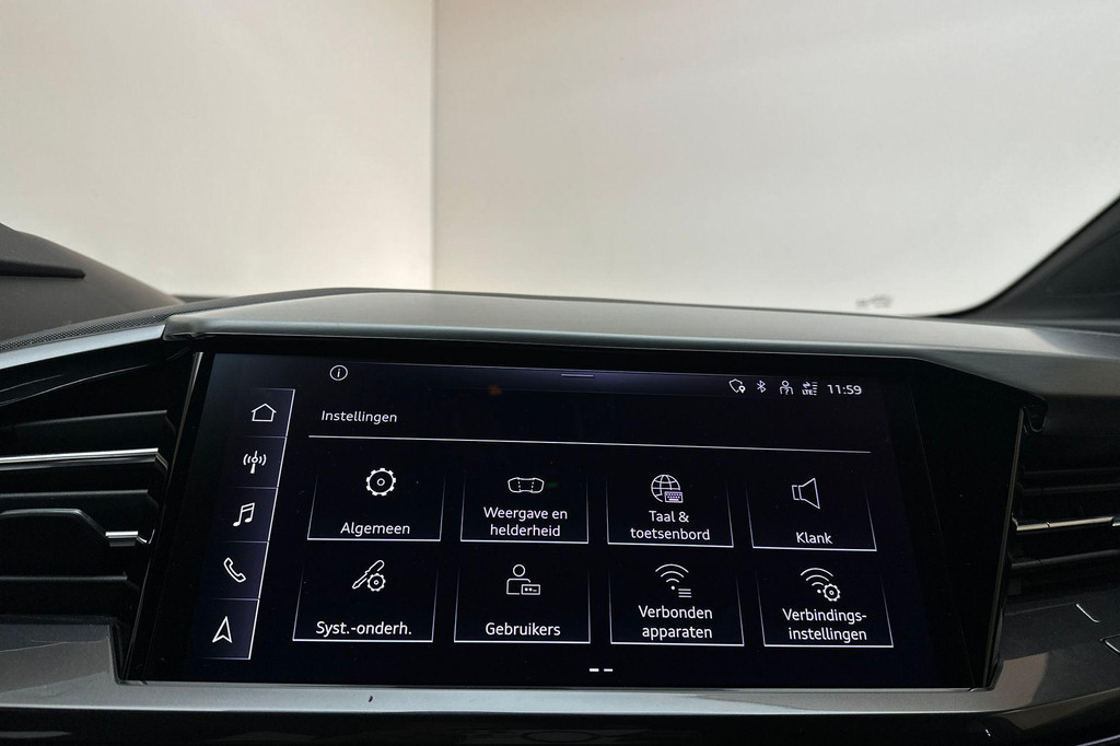 Audi Q4 e-tron (R444ZK) met abonnement