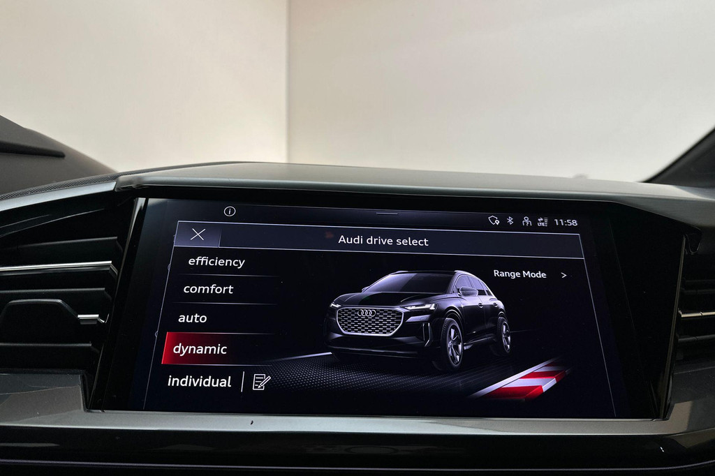 Audi Q4 e-tron (R444ZK) met abonnement