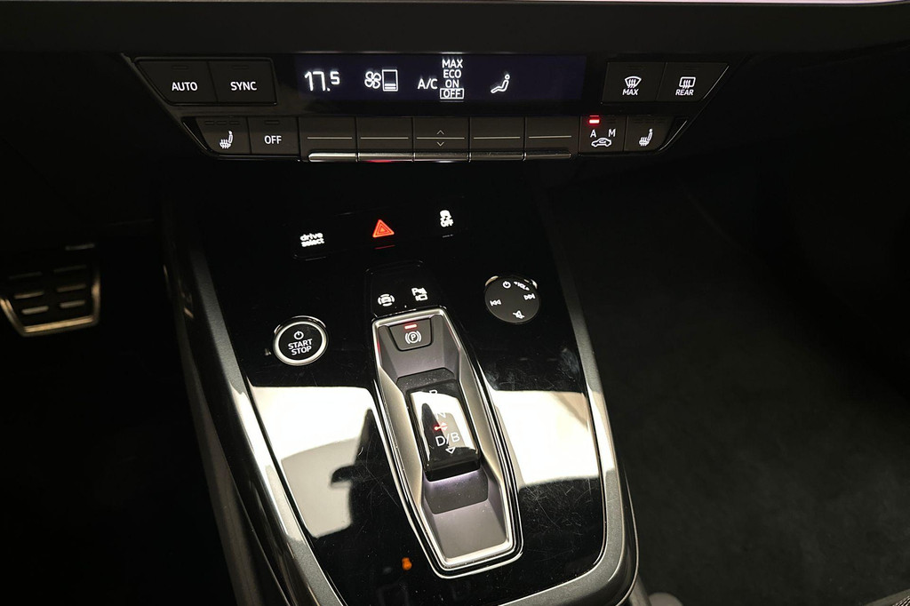 Audi Q4 e-tron (R444ZK) met abonnement