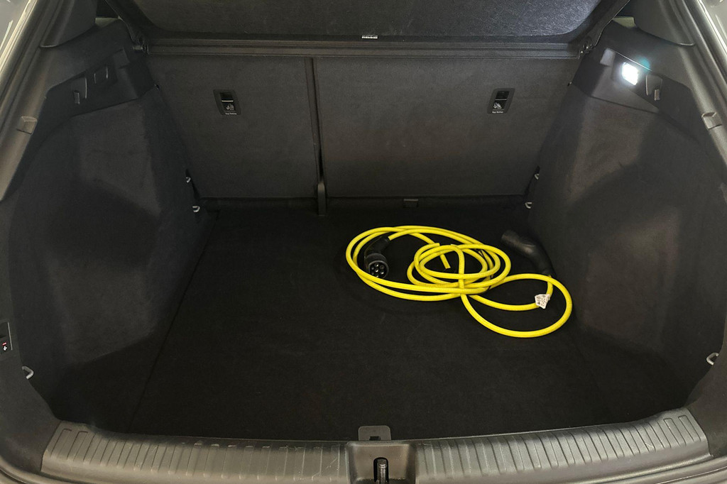 Audi Q4 e-tron (R444ZK) met abonnement