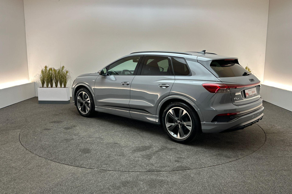 Audi Q4 e-tron (R444ZK) met abonnement