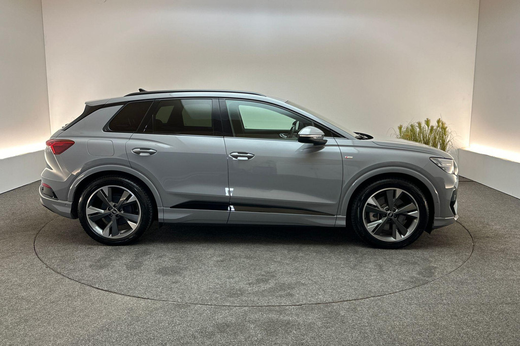 Audi Q4 e-tron (R444ZK) met abonnement