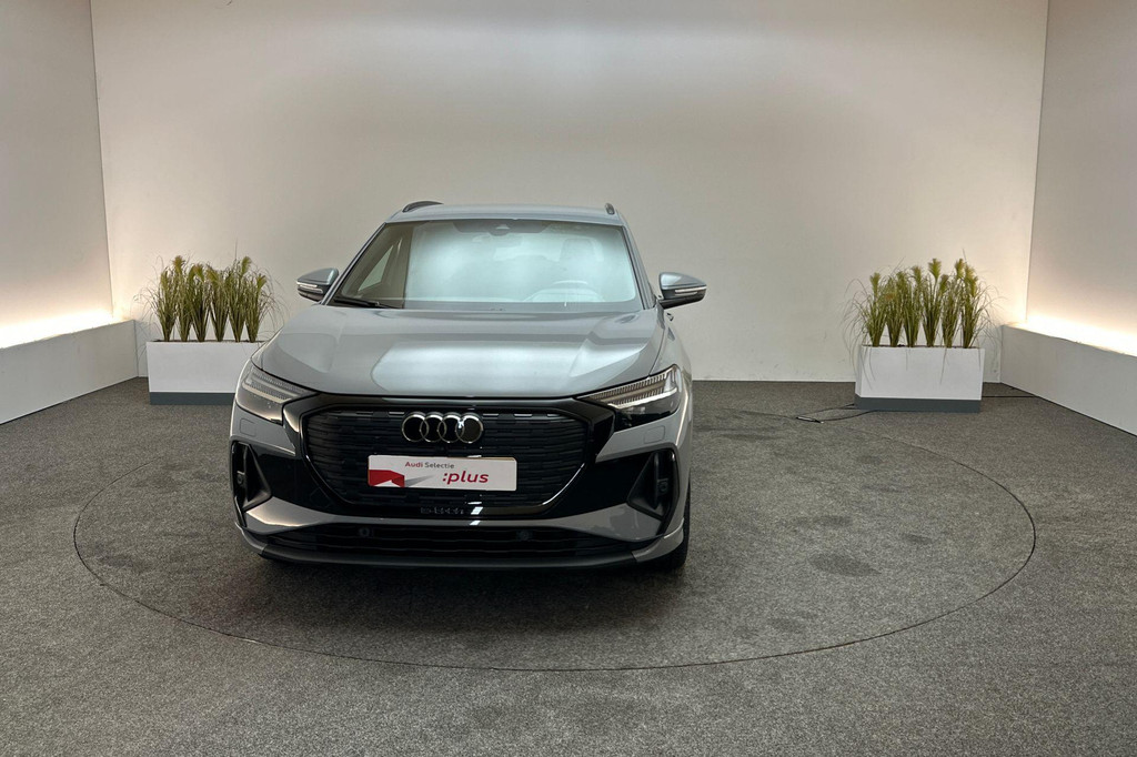 Audi Q4 e-tron (R444ZK) met abonnement