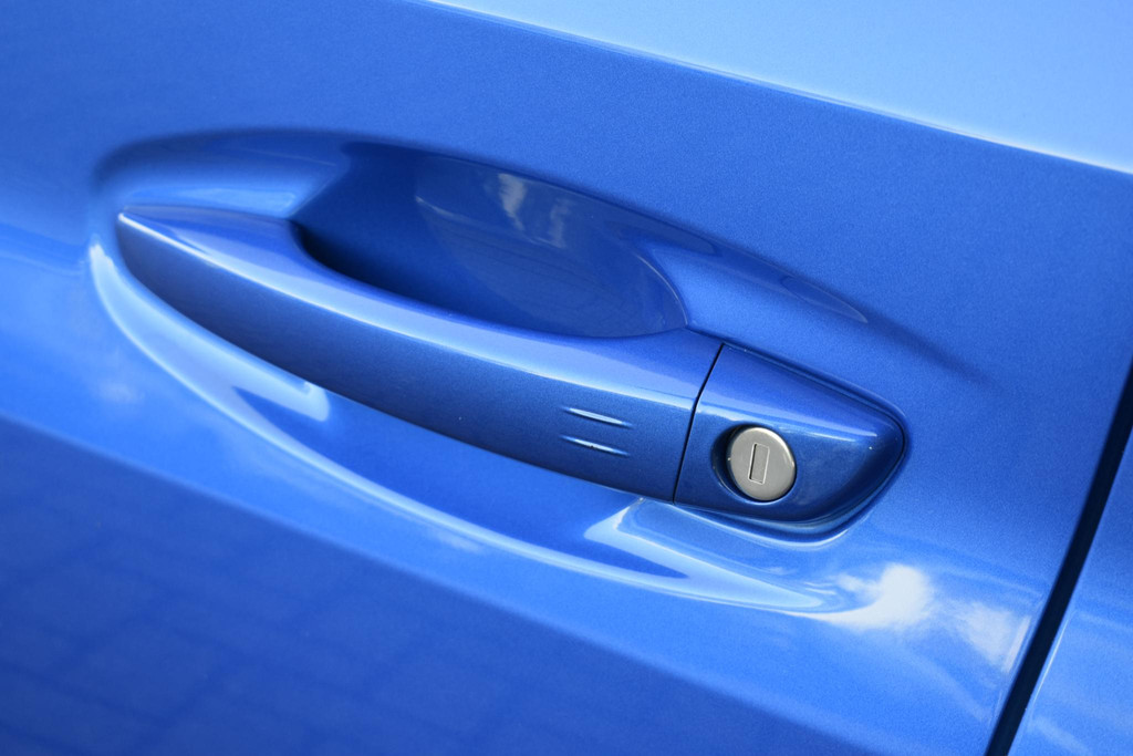 Peugeot e-208 (Z383RJ) met abonnement