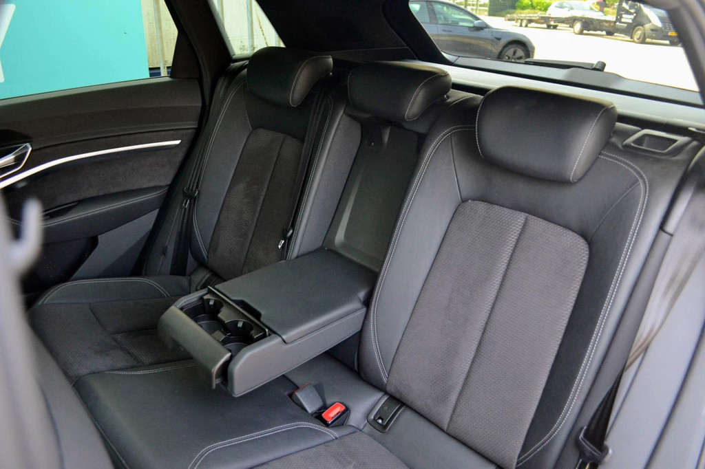 Audi e-tron (K809TH) met abonnement